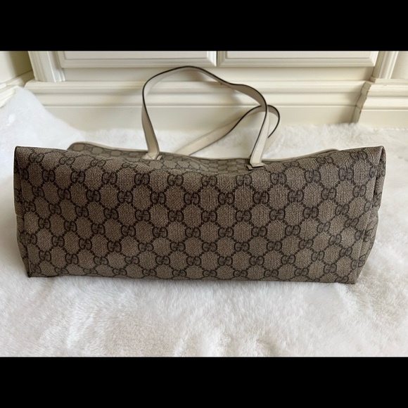🚫SOLD🚫 Authentic Gucci Monogram Tote - Picture 6 of 15